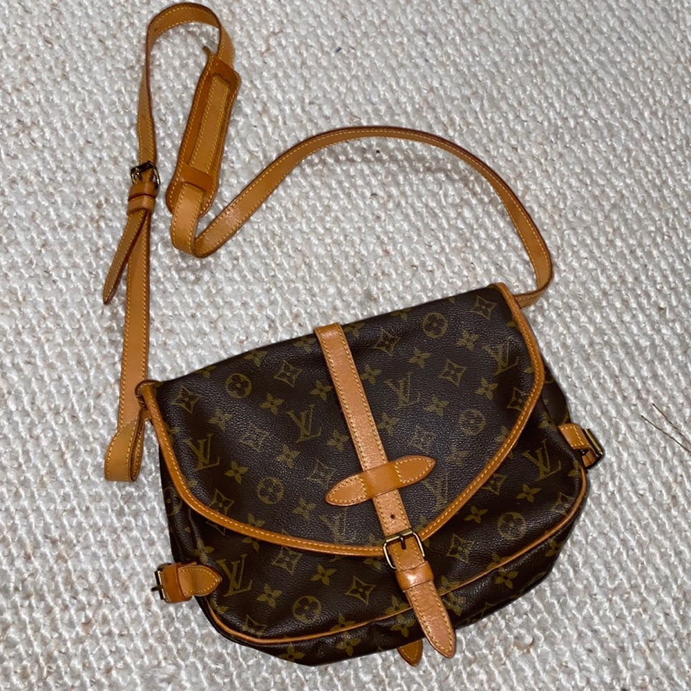 Louis Vuitton Monogram SAUMUR 30